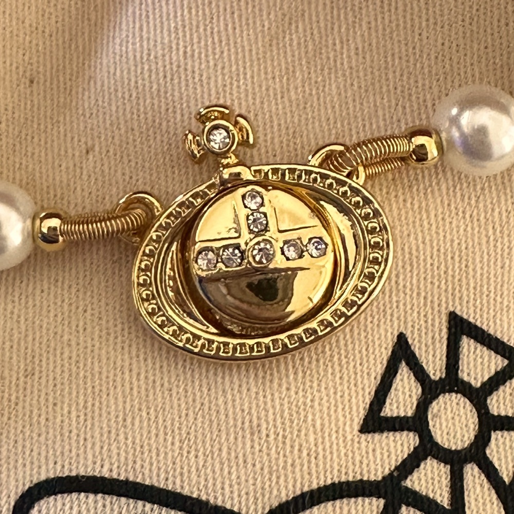 Vivienne Westwood gold Saturn orb pearl necklace - Picture 4 of 9